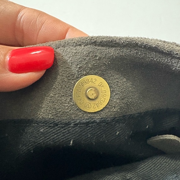 Chic Gray Suede Leather Gold Chain Crossbody Bag with Fringe on Both Sides. - Picture 11 of 15